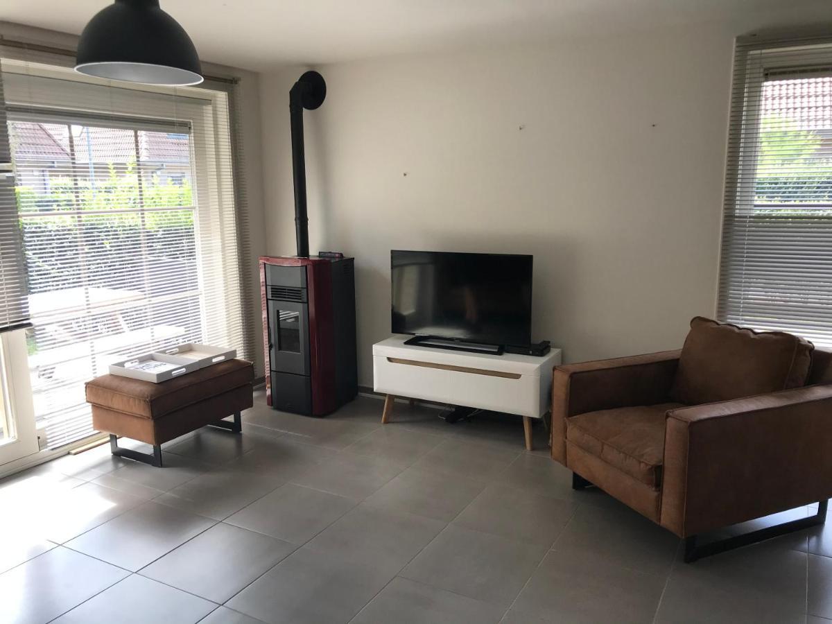 Vakantiehuisje De Panne vlak aan Plopsaland en de zee Buitenkant foto