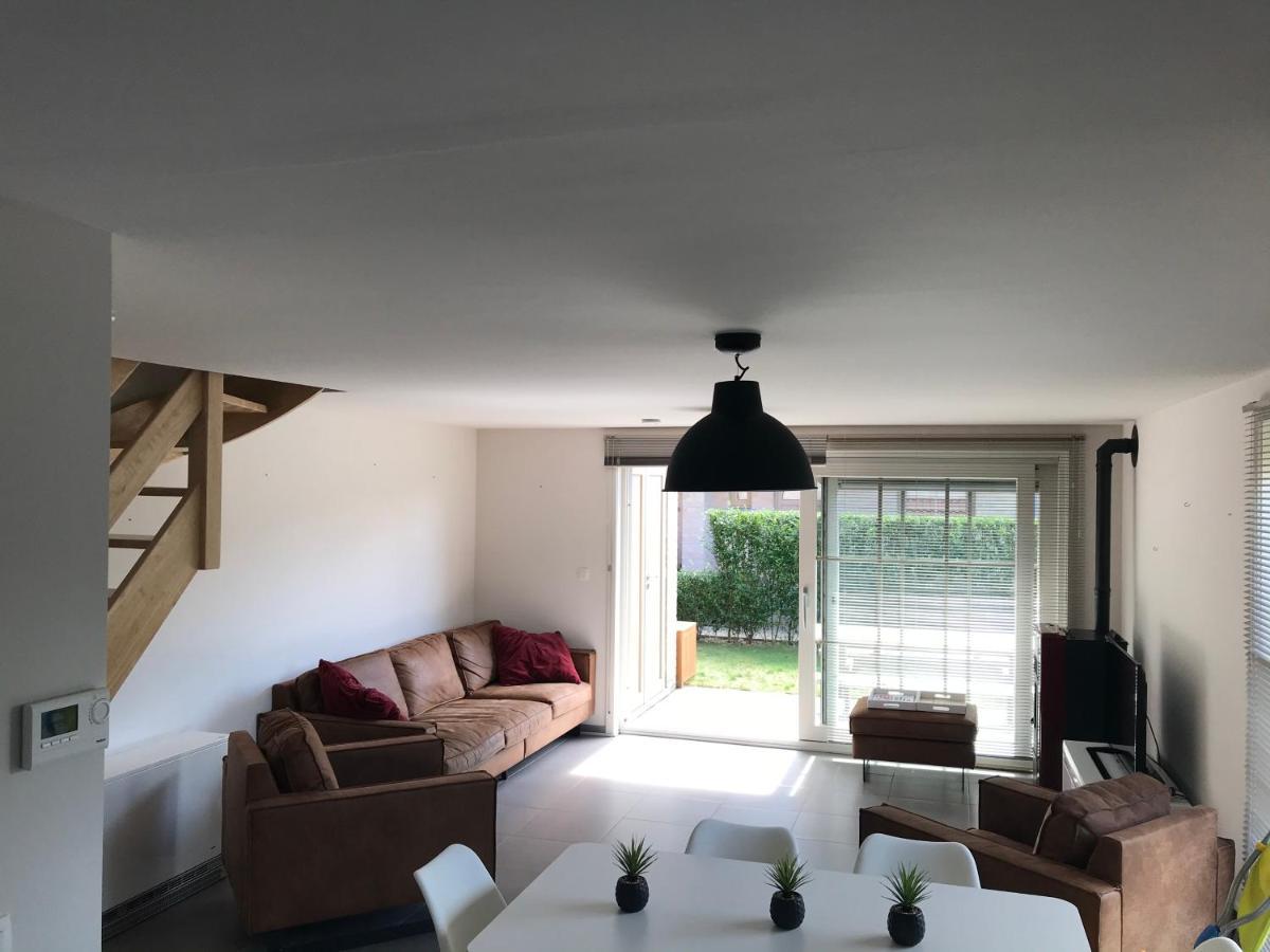 Vakantiehuisje De Panne vlak aan Plopsaland en de zee Buitenkant foto