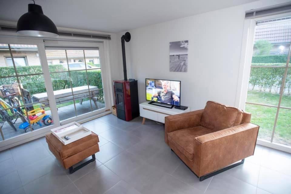 Vakantiehuisje De Panne vlak aan Plopsaland en de zee Buitenkant foto