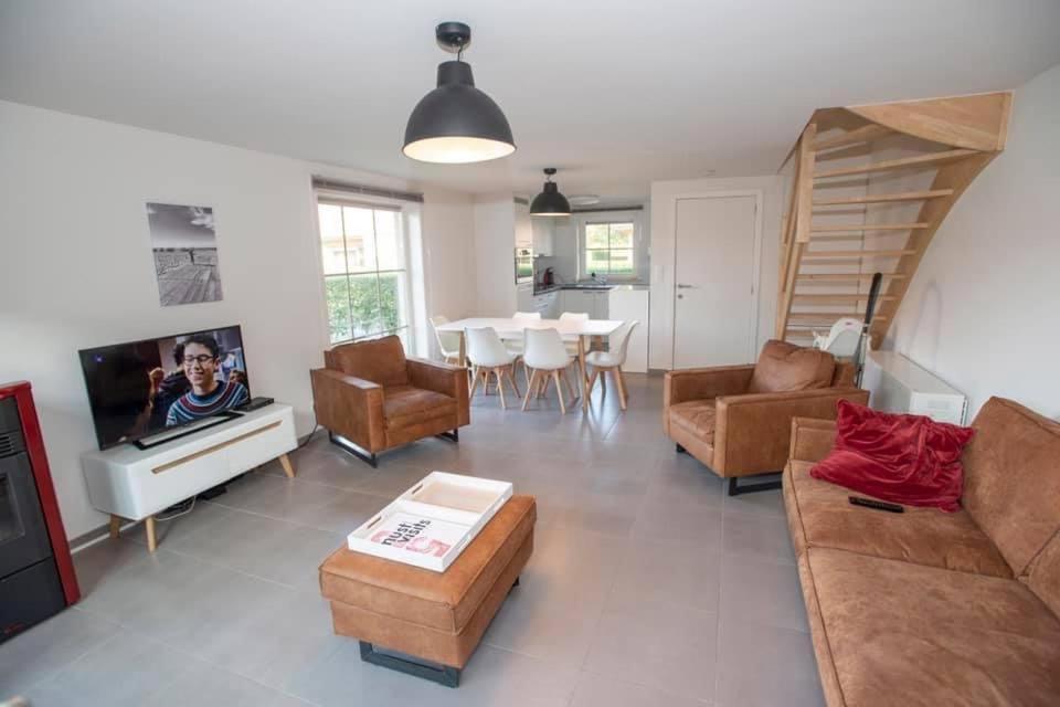 Vakantiehuisje De Panne vlak aan Plopsaland en de zee Buitenkant foto